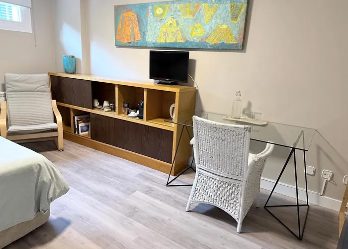 Ifema 5 Minutes Airport 10 Private Room With Bathroom Independent Entrance
